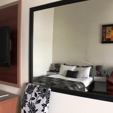 Auckland Airport Pacific Inn ภายนอก รูปภาพ